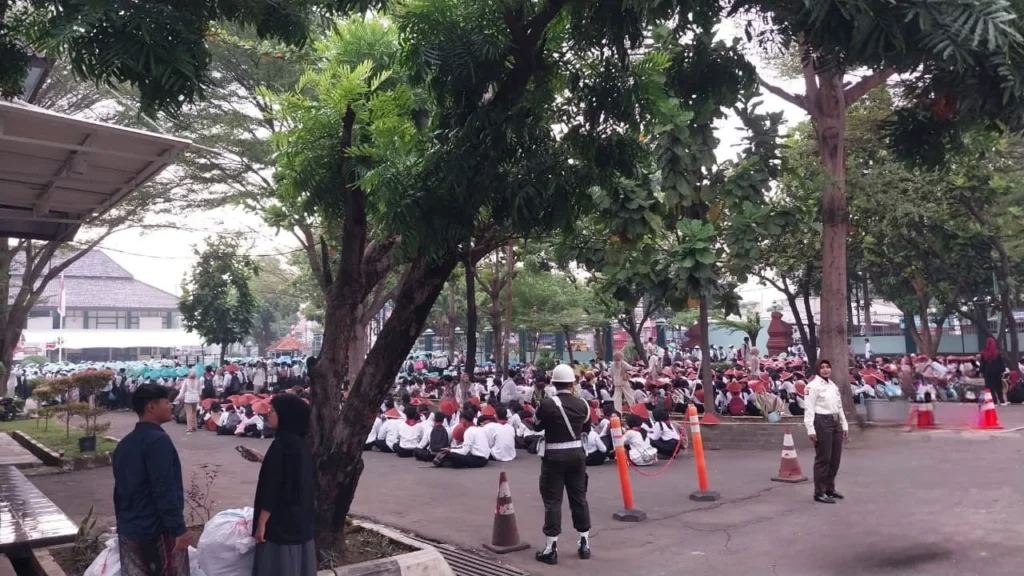 Penerapan Kebijakan Pembatasan Kendaraan Pada Masa Orientasi Mahasiswa Baru